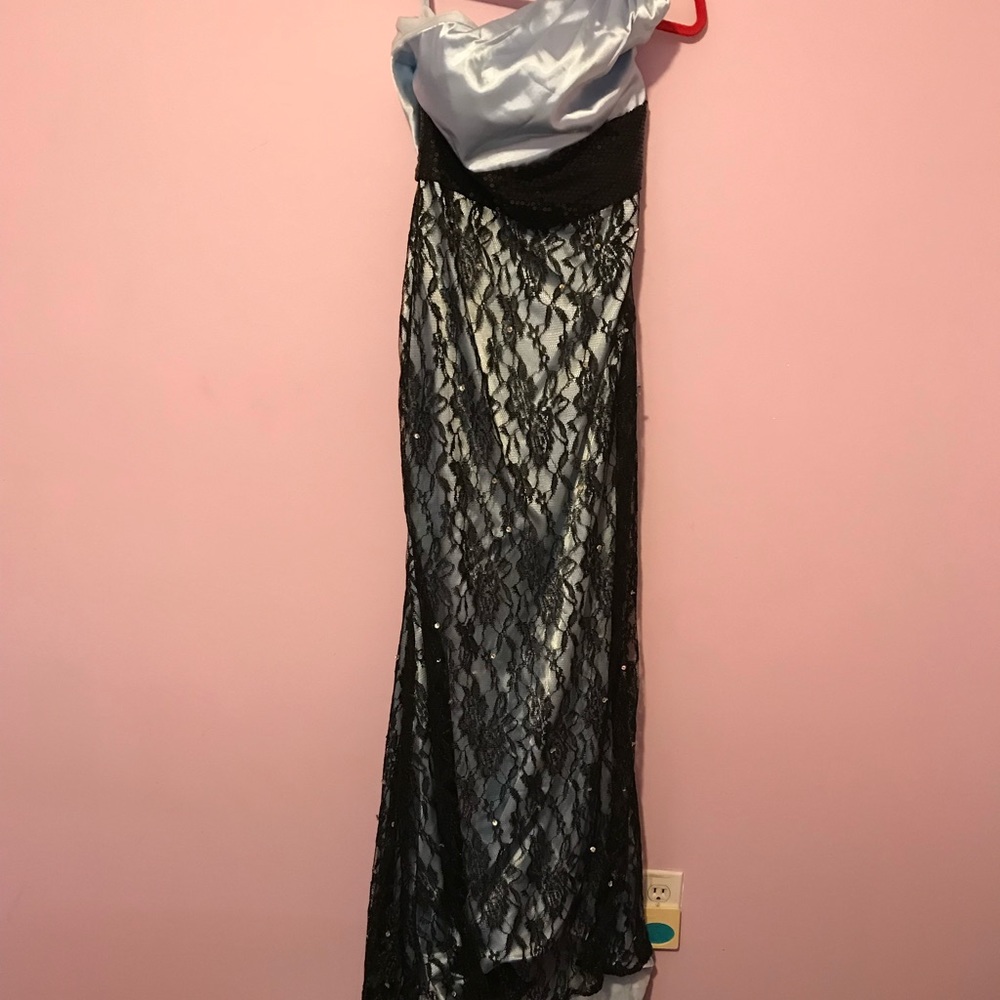 Custom made Brides maid dress. Formal silk and lace gown. Size Large.